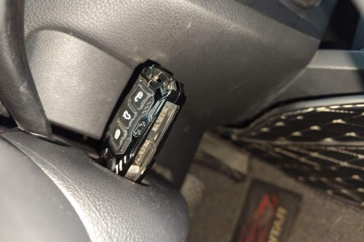 Used Volkswagen Sagitar 2014 Revised Version 1.4TSI Automatic Luxury Edition Vehicle Key