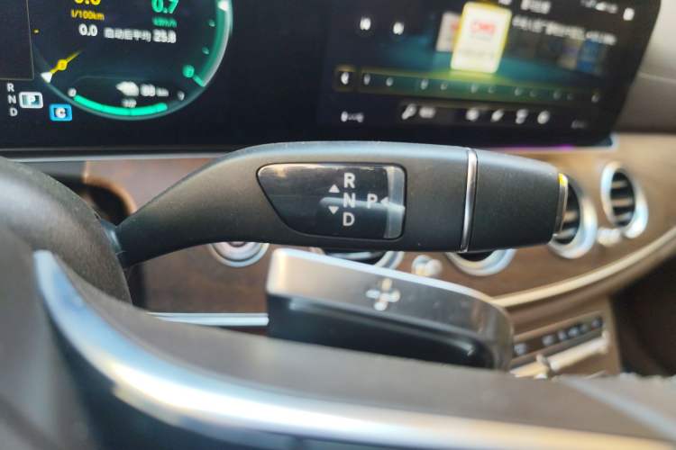Used Mercedes-Benz E-Class New Energy 2022 Restyled E 350 e L Plug-in Hybrid Sports Sedan Gear Lever