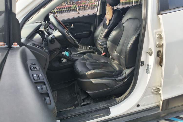 Used Hyundai ix35 2015 2.0L Automatic 2WD Smart Type China IV Left Front Seat