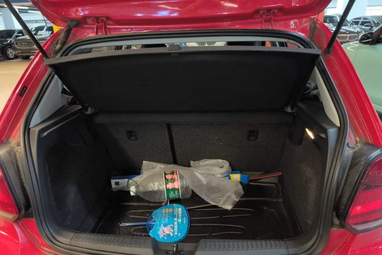 Used Volkswagen Polo 2014 1.6L Automatic Comfort Edition Trunk