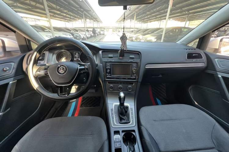 Used Volkswagen Golf 2015 1.4TSI Automatic Comfort Model
