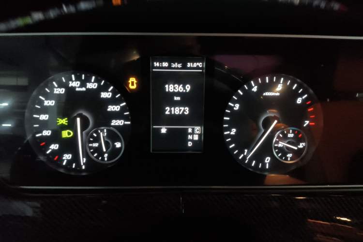 Used Mercedes-Benz Vito 2023 2.0T Elite Version 7 Seats
