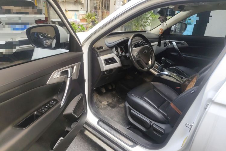 Used Geely Auto Emgrand X7 Sport 2016 2.0L Manual ZhiShang Version
