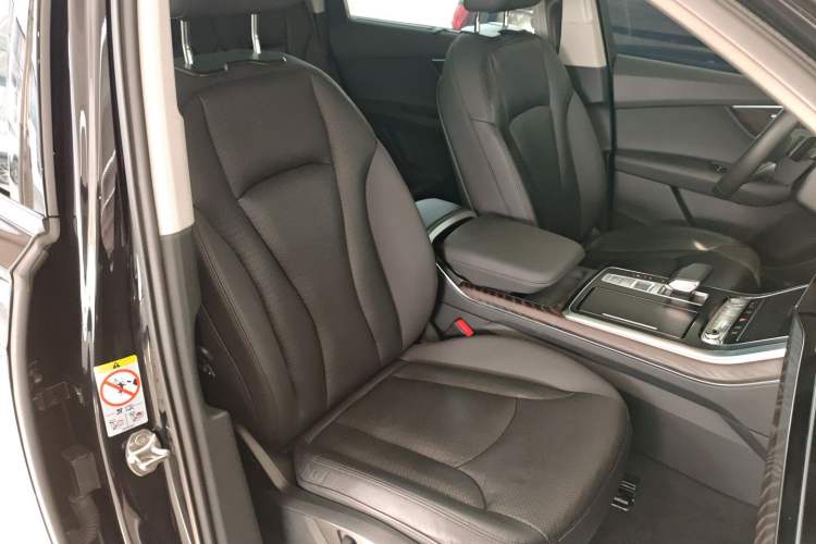 Used Audi Q7 2020 55 TFSI quattro S line sports model
