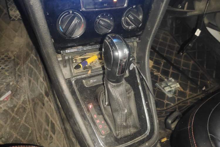 Used Volkswagen Bora 2014 1.6L Automatic Fashion Model
