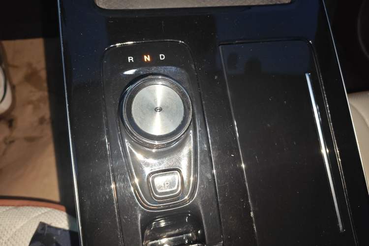 Used AION V 2022 Plus 80 Leader Edition Ternary Lithium Gear Lever