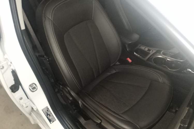 Used Buick Verano 2020 20T CVT Leading Edition Right Front Seat