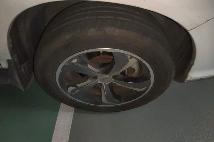 Used BYD S7 2016 2.0T Automatic Prestige Plus Right Front Wheel Hub