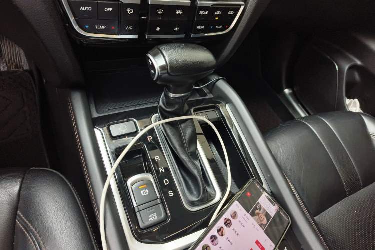 Used GAC Trumpchi GS8 2017 320T Four-Wheel Drive Luxury Smart Connectivity Version (7 Seats) Gear Lever