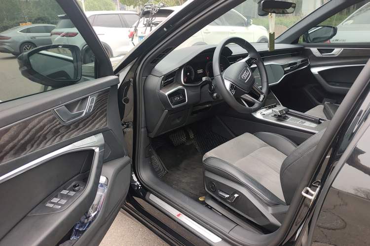 Used Audi A6L 2023 Revised 45 TFSI Prestige Dynamic Edition Driver Seat