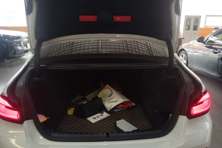 Used BMW 5 Series 2022 Second Facelift 525Li Luxury Package Trunk