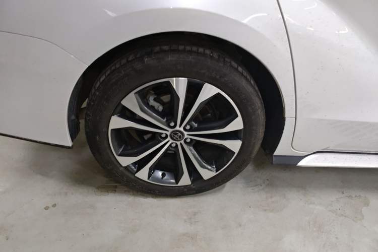 Used Toyota Granvia 2023 2.5L Hybrid Prestige PLUS Edition
