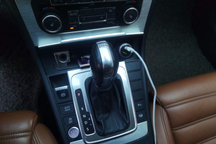 Used Volkswagen FAW-Volkswagen CC 2012 2.0 TSI Ultimate Edition Gear Lever