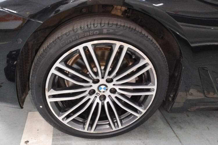 Used BMW 5 Series 2018 Restyled 530Li Leading Edition M Sport Package
