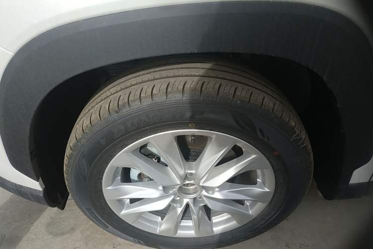 Used Toyota Corolla Cross 2026 Model 2.0L Smart Electric Hybrid Dual-Engine Pioneer Edition Exterior 4