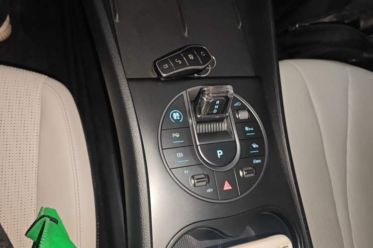 Used BYD Seal 05 DM-i 2025 DM-i Intelligent Drive 120KM Flagship Model Gear Lever