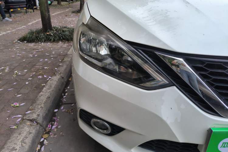 Used Nissan Sylphy 2016 1.6 XL CVT Deluxe Edition Right Front Headlight