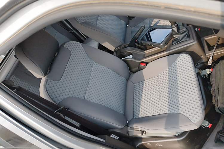 Used Wuling Rongguang New Truck 2021 1.8L Base Model Double-Cab with Dual Rear Wheels LJ479Q6
