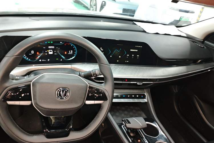 Used CHANGAN Eado 2024 PLUS Blue Whale NE 1.4T GDI DCT High-Energy Edition
