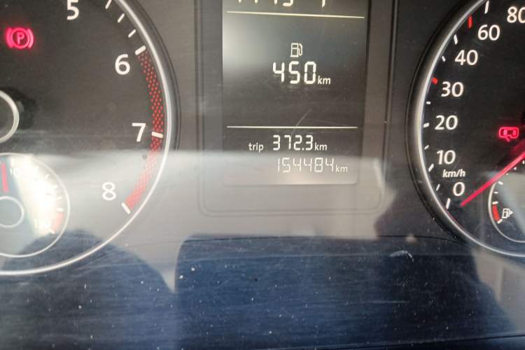 Used Volkswagen Touran 2014 1.4T DSG 30th Anniversary Edition Odometer Close Up