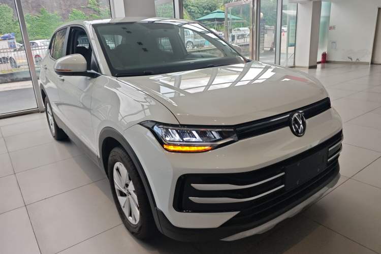 Used Volkswagen Tharu 2025 New Sharp 1.5L Sharp Edition Front Right 45 Deg