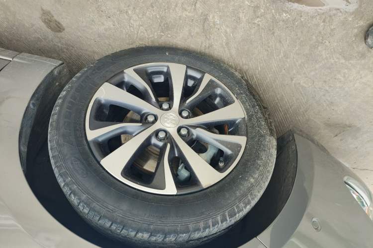 Used Buick Excelle GX 2018 18T Automatic Flagship Model Left Front Wheel Hub