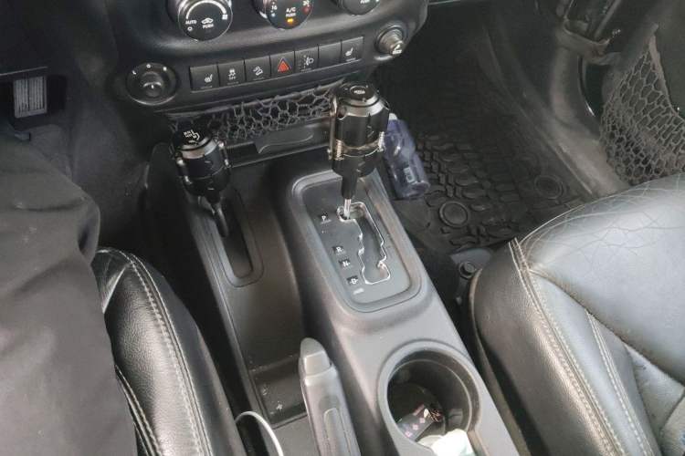 Used Jeep Wrangler 2015 3.0L Sahara Four-Door Comfort Edition