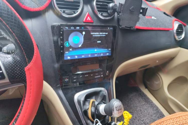 Used Haval H6 2011 Green Silence 2.0T Manual Two-Wheel Drive Elite Model