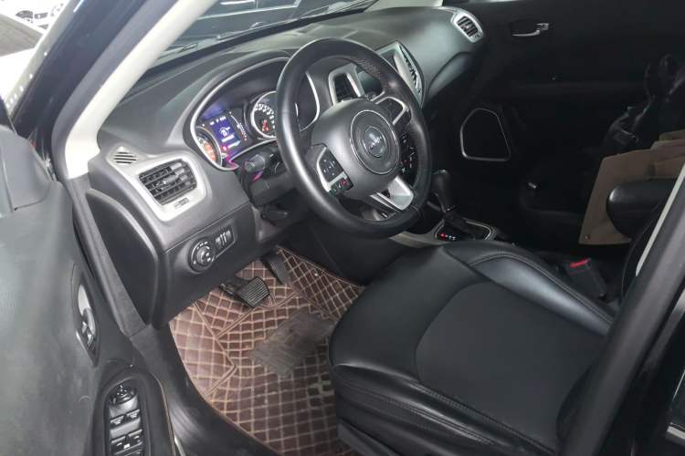 Used Jeep Compass 2020 220T Automatic Leading Edition