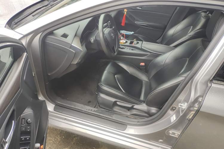 Used Toyota Avalon 2019 2.0L Ambition Edition China VI Driver Seat