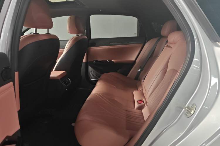 Used Geely Galaxy L6 2025 EM-i 140km Starship Edition Left Rear Seat