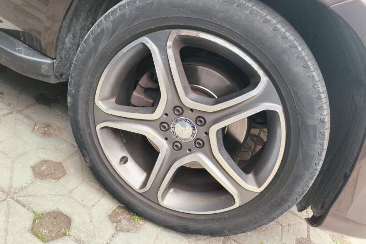 Used Mercedes-Benz GLK-Class 2015 GLK 300 4MATIC Fashion Edition Ultimate Version Right Front Wheel Hub