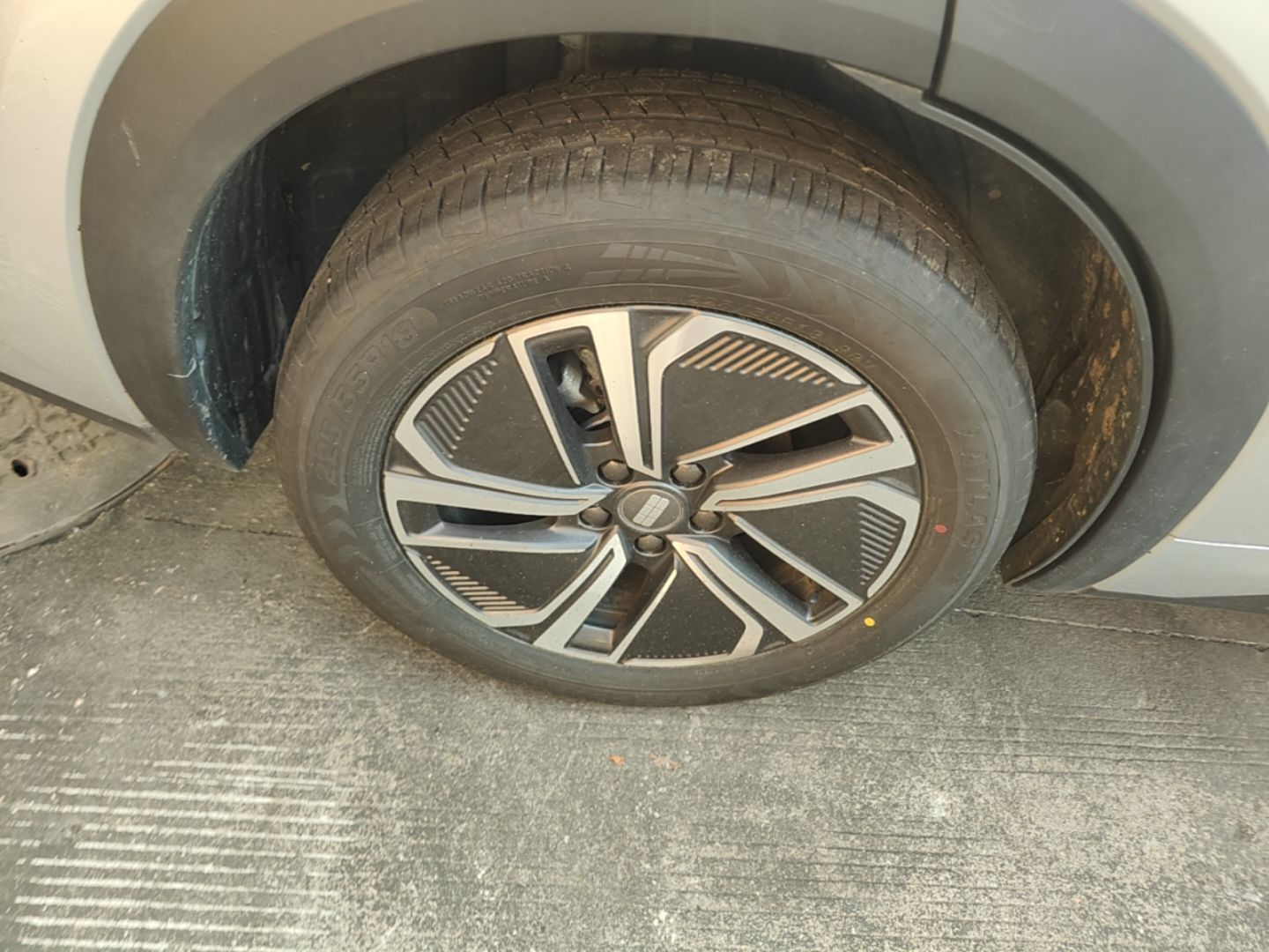 Geely Galaxy Xingjian 7 EM-i 2025 55 km Launch Edition — снимка 11