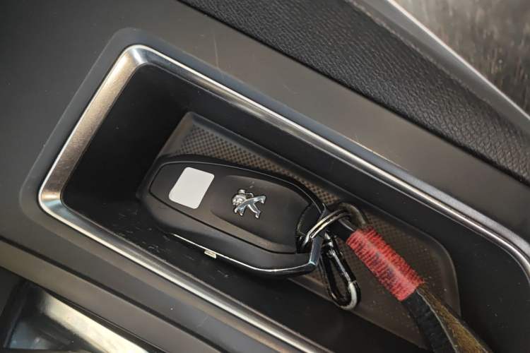 Used Peugeot 5008 2017 380THP 7-Seater Elite Edition