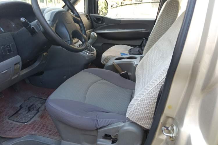 Used FORTHING Lingzhi 2013 M5 Q3 2.0L 7-seat Long-Wheelbase Comfort Model