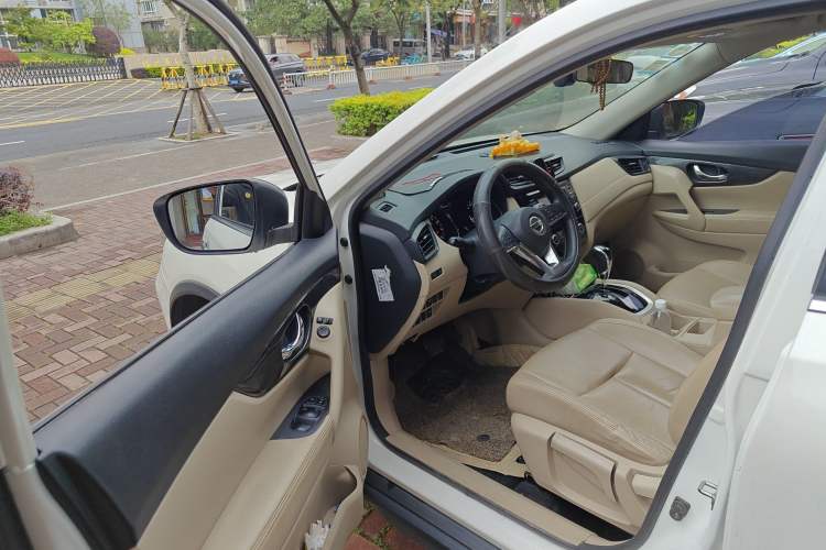 Used Nissan X-Trail 2017 2.0L CVT Comfort Edition 2WD Driver Seat