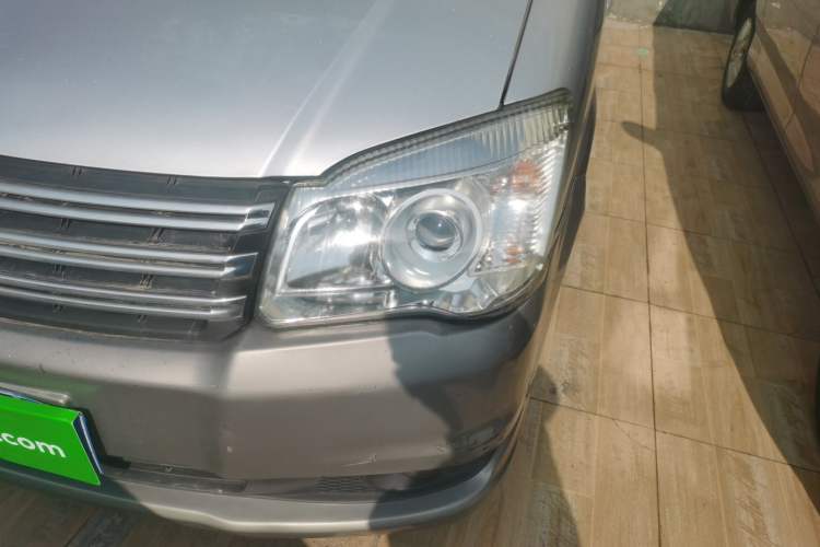 Used FORTHING Lingzhi 2015 M3 1.6L 7-Seater Luxury Model
