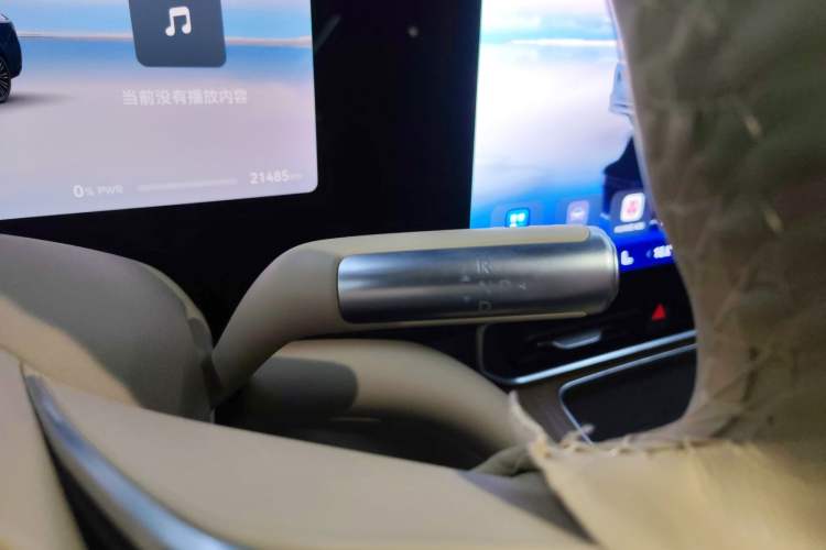 Used Hima AITO M9 2025 Extended-Range Ultra Version 52 kWh 5-Seater Edition Gear Lever