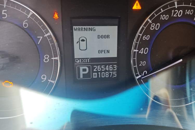 Used Infiniti EX 2011 EX25 Elegant Edition Odometer Close Up