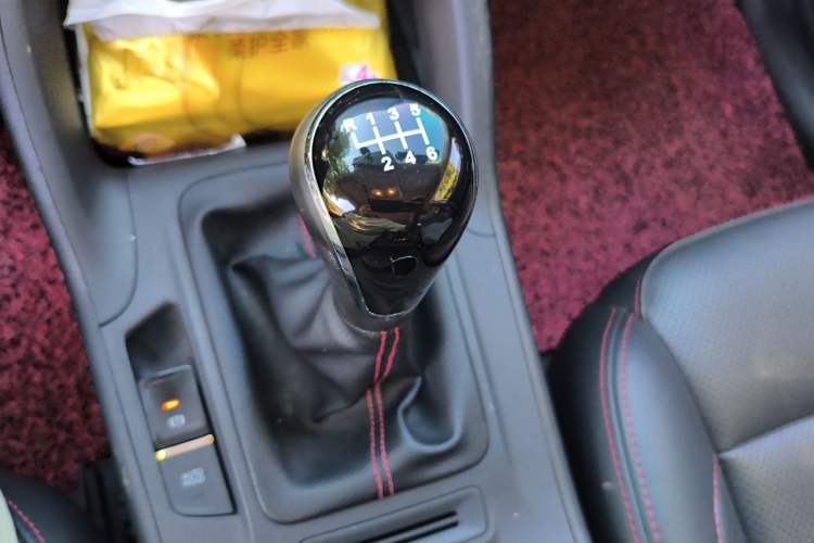 Used CHANGAN CS75 2014 2.0L Manual Luxury Version China IV Standard