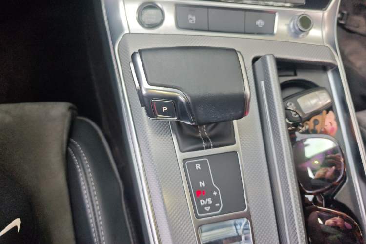 Used Audi A6L 2021 40 TFSI Luxury Dynamic Edition Gear Lever