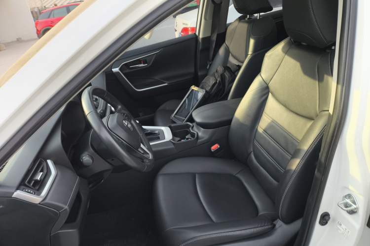 Used Toyota RAV4 2023 2.0L CVT Two-Wheel Drive Fashion Plus Edition