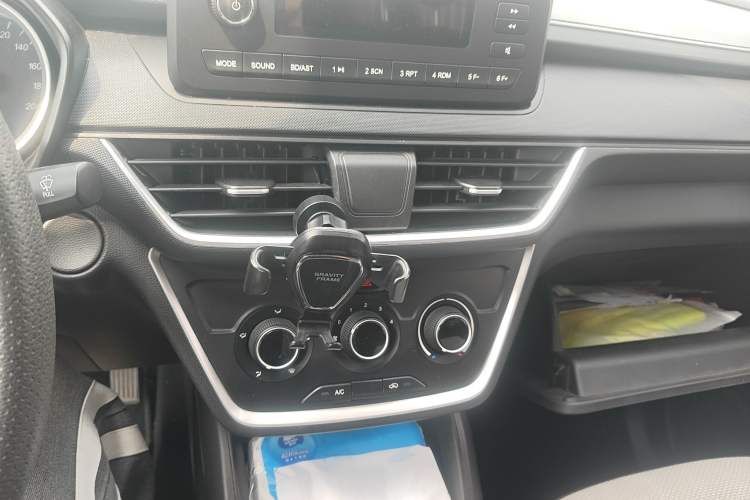 Used Wuling Hongguang S3 2019 1.5L Manual Standard Version China VI Standard