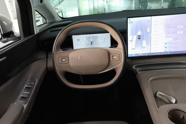 Used XPeng X9 2024 610 Long-Range Pro