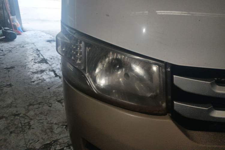 Used Foton Scenic G7 2017 2.0L Long-Wheelbase Commercial Van High Roof 6-Seater 4Q20M