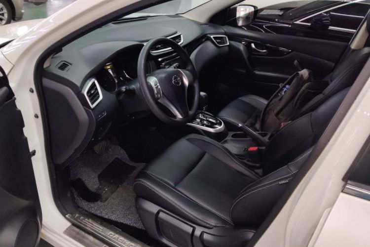 Used Nissan Qashqai 2016 2.0L CVT Elite Edition Driver Seat