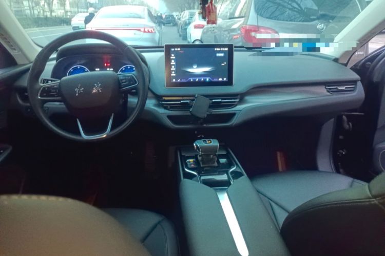 Used Hongqi E-QM5 2022 431 km Charge & Enjoy Edition Center Console