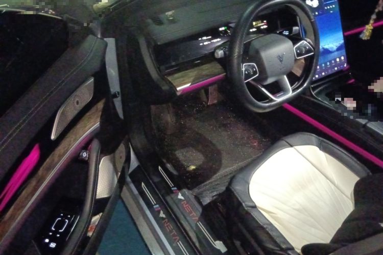 Used NETA S 2022 Extended-Range Version 1160 km Range Rear-Wheel-Drive Compact Edition Driver Seat