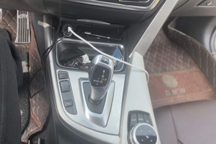 Used BMW 3 Series 2015 316Li Fashion Model Gear Lever