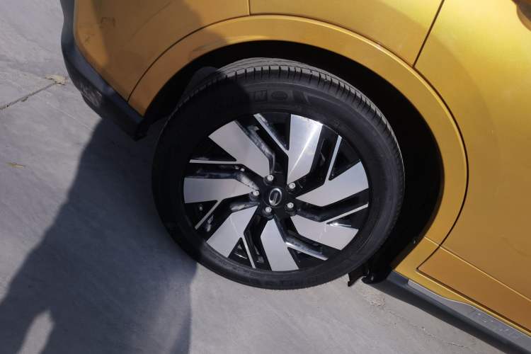 Used AION Trumpchi GE3 2018 530 Internet Enjoyment Version Right Rear Wheel Hub